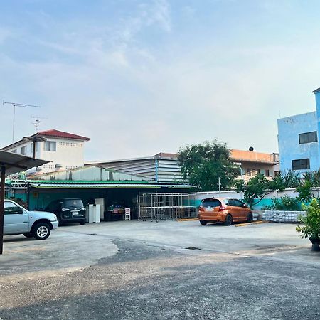 Pa Chalermchai Guesthouse Bangkok Eksteriør billede