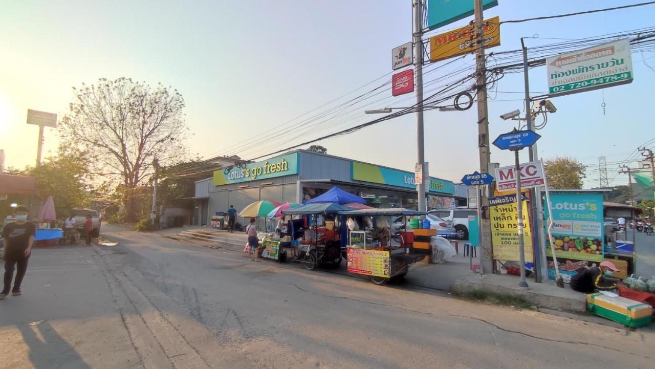 Pa Chalermchai Guesthouse Bangkok Eksteriør billede